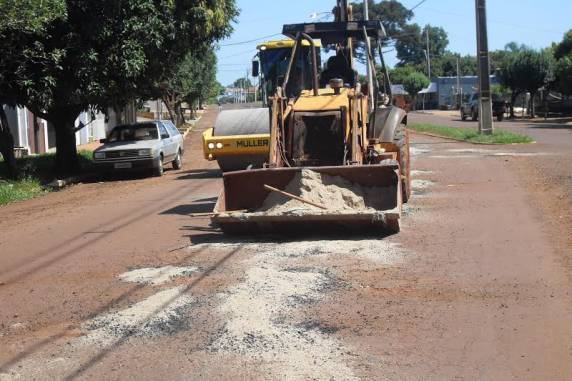 serviços são executados por meio 

das Secretarias de Serviços Urbanos e Obras