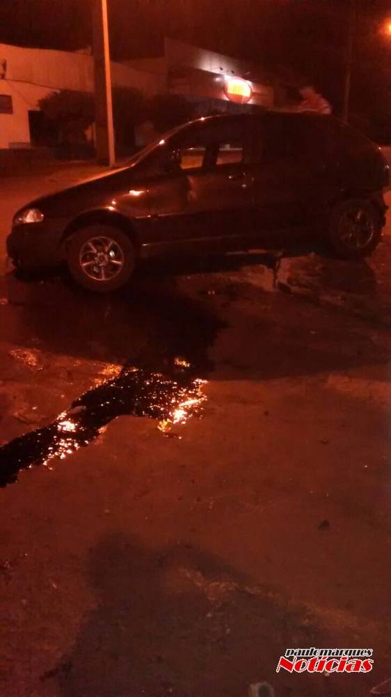 Motorista sai ileso de acidente de trânsito no final da madrugada, no centro de Três de Maio - foto 3