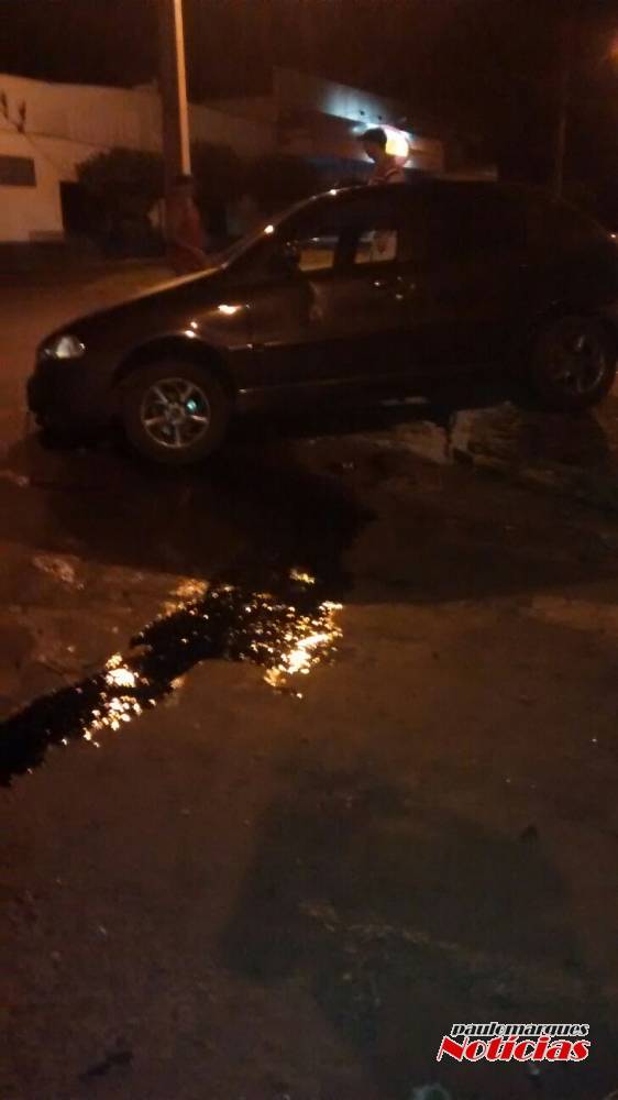 Motorista sai ileso de acidente de trânsito no final da madrugada, no centro de Três de Maio - foto 5