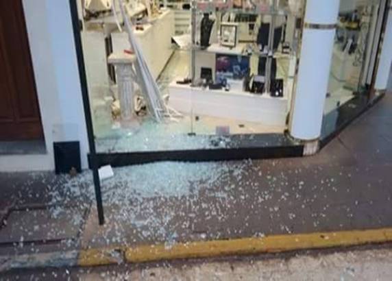 Ladrões arrombam Centro Ótico no Centro de Santo Ângelo - foto 3