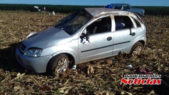 Capotamento envolve família de Três de Maio próximo a ERS 342 - foto 2