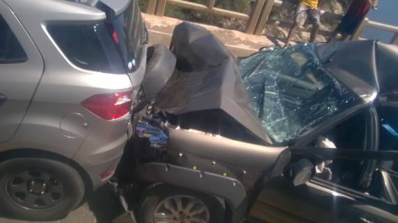 Acidente envolve um caminhão brasileiro e seis carros argentinos na BR 290 - foto 4