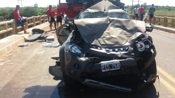 Acidente envolve um caminhão brasileiro e seis carros argentinos na BR 290 - foto 5
