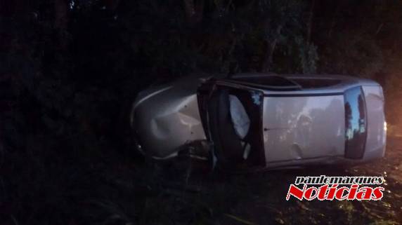 Mãe e filha ficaram feridas vítimas de um acidente de
trânsito na ERS 342 em Três de Maio - foto 4