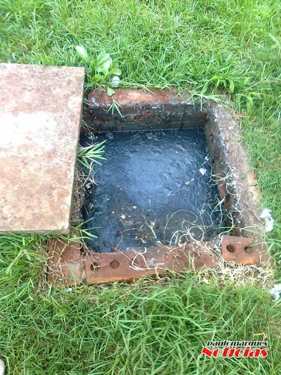 Moradores da Vila Esperança reclamam de falta de
estrutura na canalização de esgotos - foto 3
