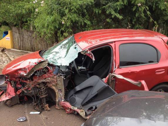 Mãe e filha de 2 anos tiveram ferimentos leves em acidente na ERS 305, em Horizontina - foto 3
