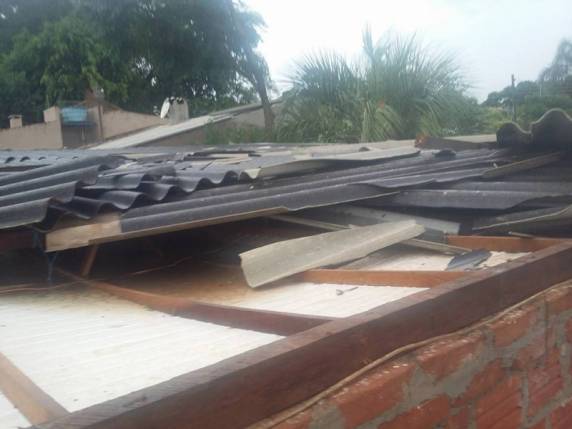 Temporal de menos
de cinco minutos causa estragos em Cruz Alta - foto 4