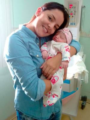 Carla Bicca deu à luz uma menina na manhã desta quarta-feira (27)
