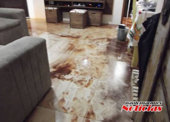 Intensa chuva provocou alagamentos e destruição em Três de Maio; VEJA VÍDEO - foto 3