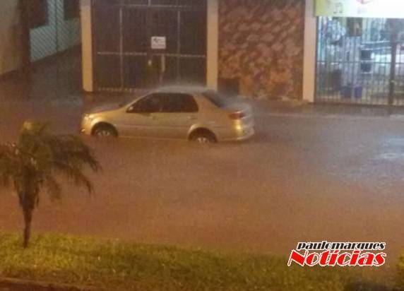 Intensa chuva provocou alagamentos e destruição em Três de Maio; VEJA VÍDEO - foto 5