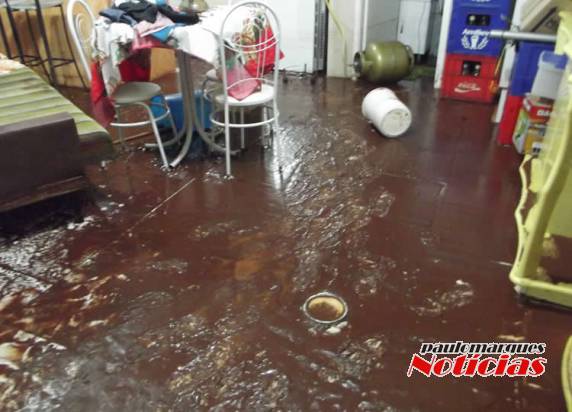 Intensa chuva provocou alagamentos e destruição em Três de Maio; VEJA VÍDEO - foto 6