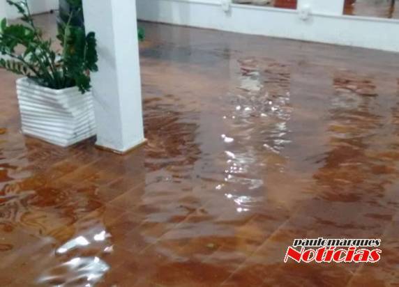 Intensa chuva provocou alagamentos e destruição em Três de Maio; VEJA VÍDEO - foto 7