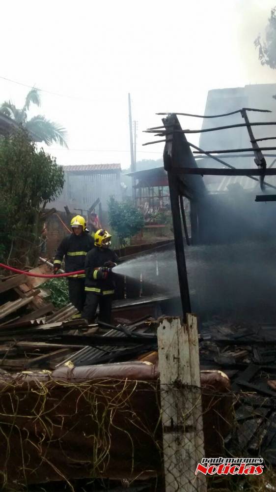 Casa é consumida pelo fogo em Ijuí; VEJA VÍDEO - foto 4
