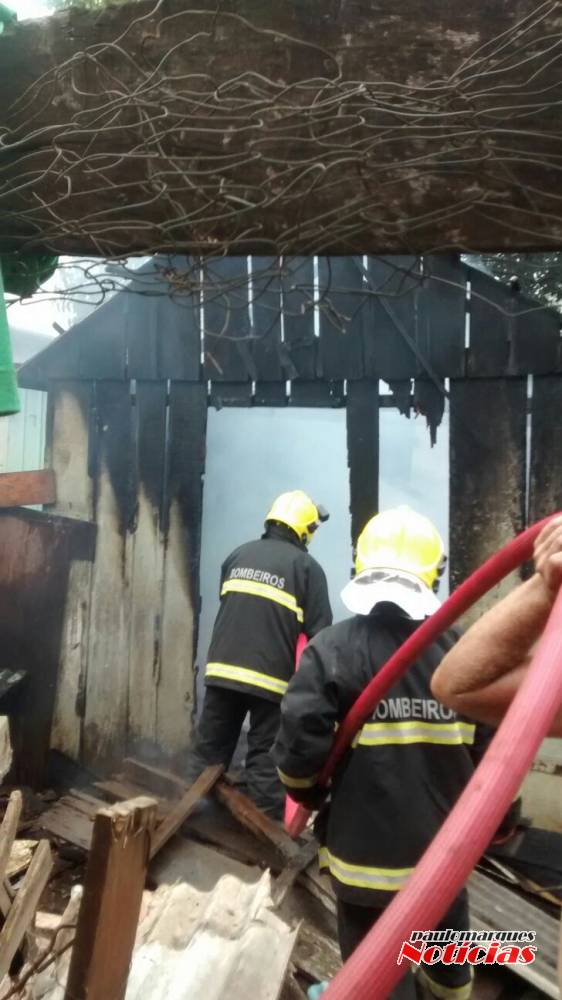 Casa é consumida pelo fogo em Ijuí; VEJA VÍDEO - foto 3
