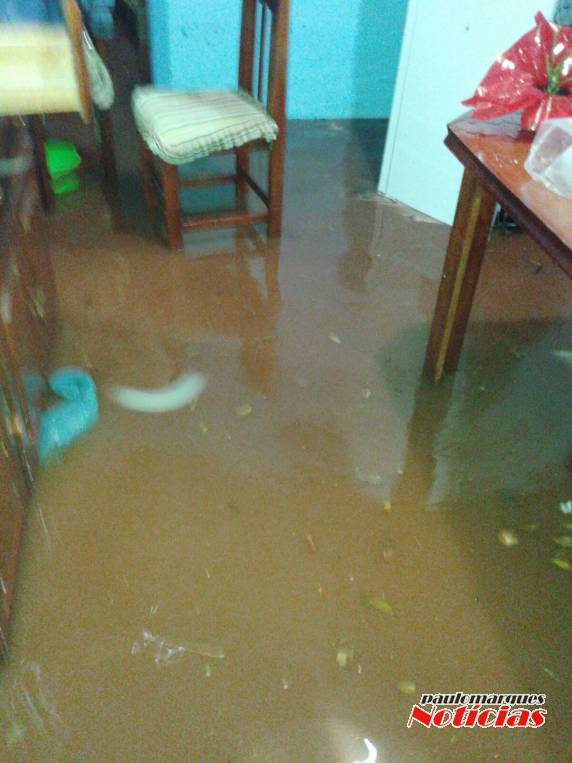 Casas alagadas no bairro
São Francisco em Três de Maio - foto 3