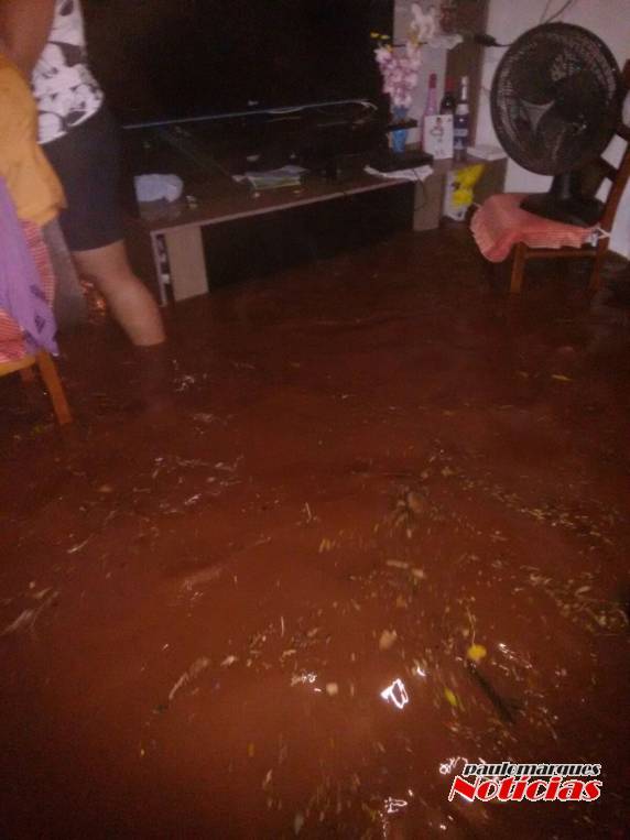 Casas alagadas no bairro
São Francisco em Três de Maio - foto 4