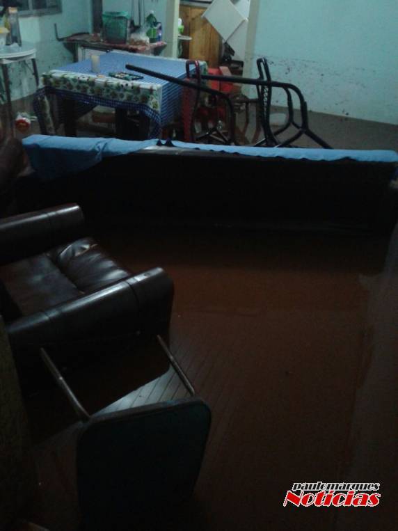 Casas alagadas no bairro
São Francisco em Três de Maio - foto 6