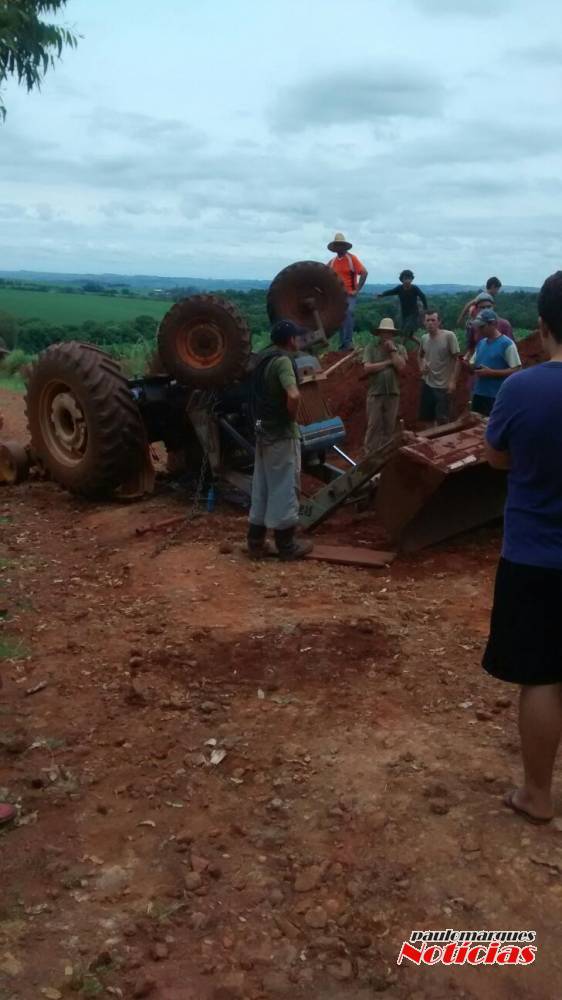 VÍDEO: Trator capota e condutor fica ferido em estado grave em Ijuí - foto 4