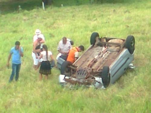 Saída de pista ocorreu na tarde deste sábado