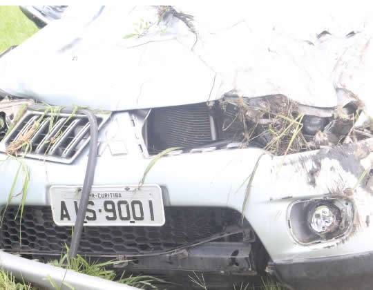 Acidente na BR-101 em Joinville deixa 4
feridos e 2 crianças mortas - foto 2