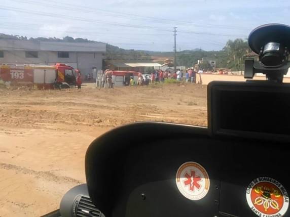 Vítima foi 

levado ao hospital pelo helicóptero