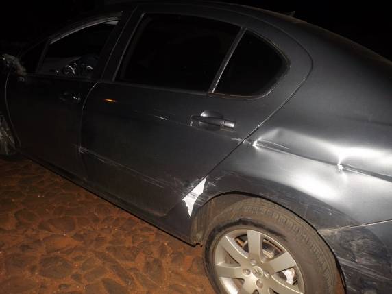 Motorista embriagado sobe em canteiro após colidir em três veículos em Três Passos - foto 2