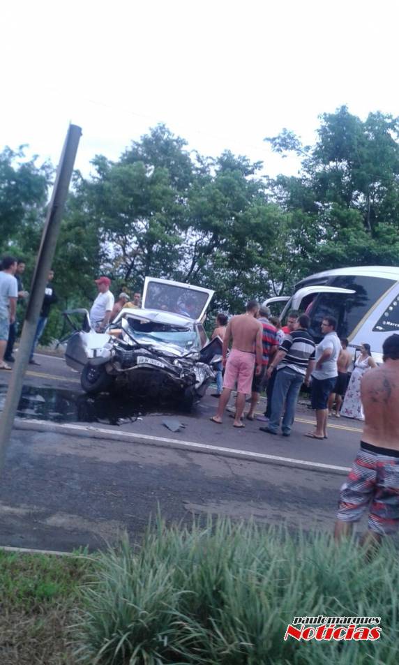Grave acidente envolve ônibus do
grupo Os Atuais de Tucunduva - foto 6