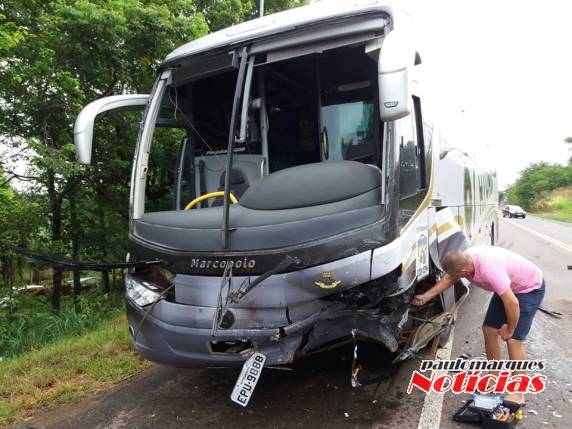 Grave acidente envolve ônibus do
grupo Os Atuais de Tucunduva - foto 4