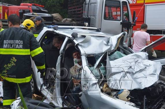 Três pessoas ficam feridas em grave acidente na 282 em Cordilheira Alta, SC - foto 5