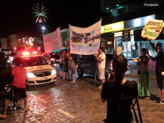 Movimento em Bombinhas-SC quer impedir construções de edifícios - foto 2