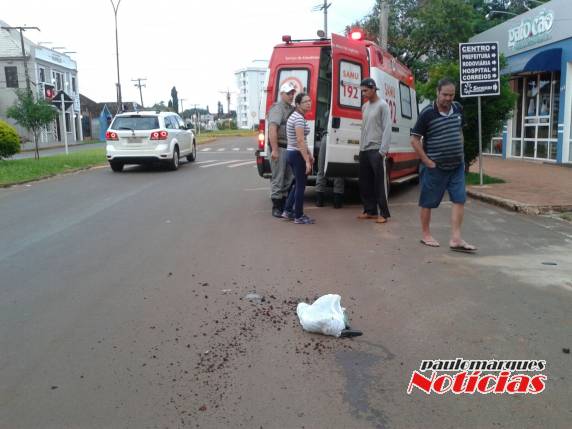 Piloto fica ferido depois de colidir com
motocicleta em automóvel, no centro de Três de Maio - foto 2