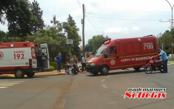 Acidente aconteceu na rótula em frente a Igreja Matriz Católica
