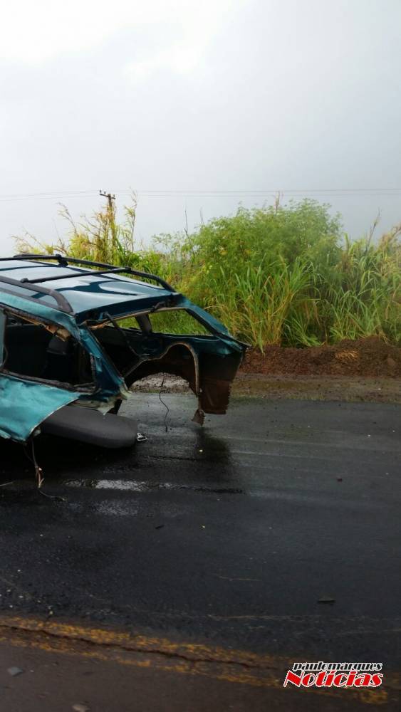 Uma pessoa morreu e outras quatro ficaram feridas em uma colisão frontal na ERS 342 em Três de Maio - foto 4