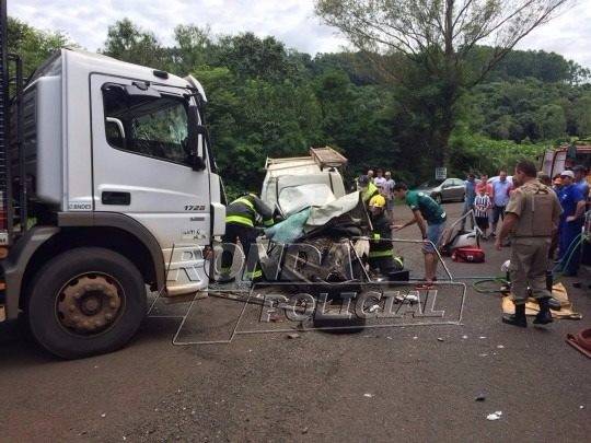 Motorista fica preso às ferragens em grave acidente na SC-283 - foto 2