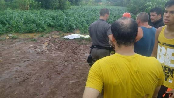 Criança morre ao cair em bueiro em Guaporé - foto 2