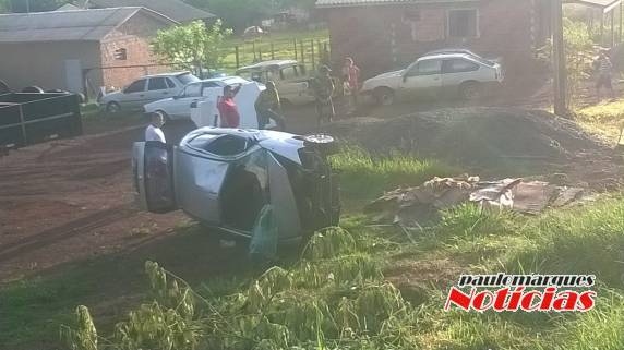 Motorista fica ferido depois de uma capotagem em Ijuí - foto 6