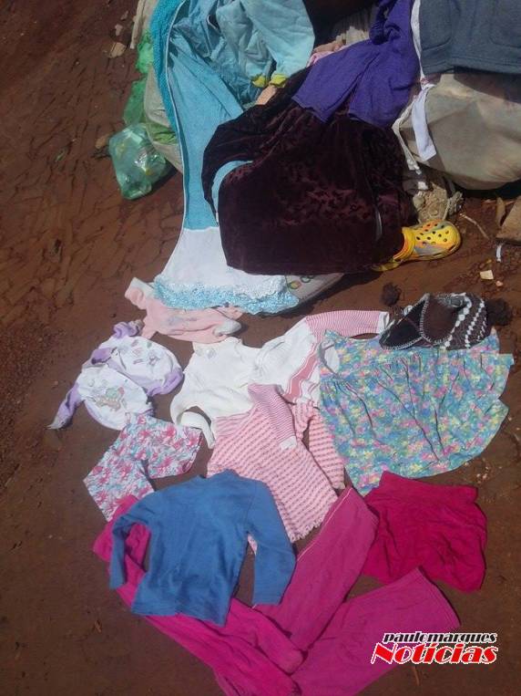 Munícipe registra imagens de descarte de roupas em
condições de uso - foto 4