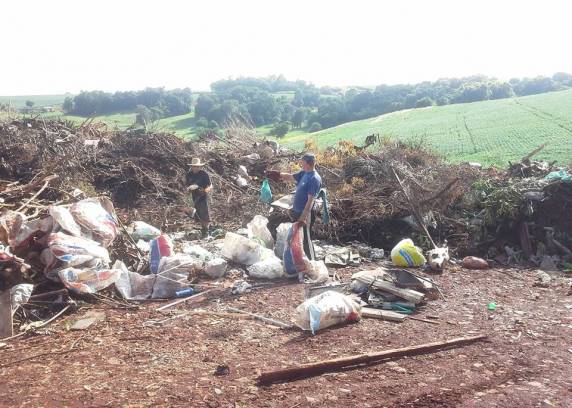 Executivo vistoria área de triagem e transbordo de
resíduos sólidos - foto 4