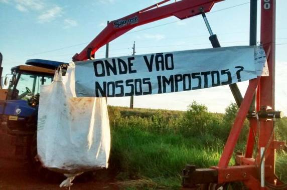 ERS 168 bloqueada entre São Luiz Gonzaga e Bossoroca - foto 5