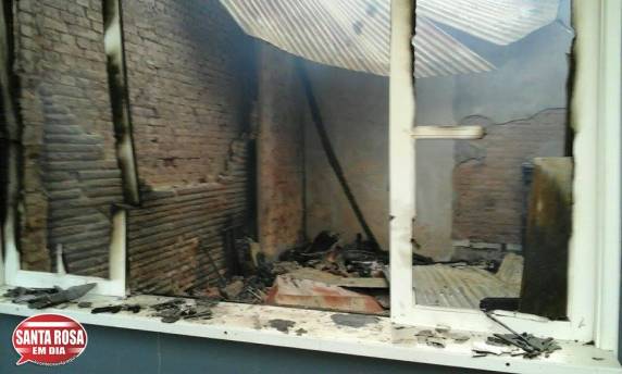 Fogo consome clube cultural em Santa Rosa: VEJA VÍDEO - foto 4