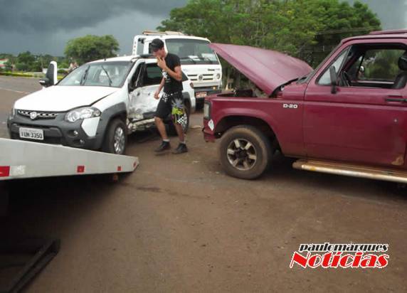 Acidente no trevo da Fenamilho
deixa três pessoas feridas, em Santo Ângelo - foto 5