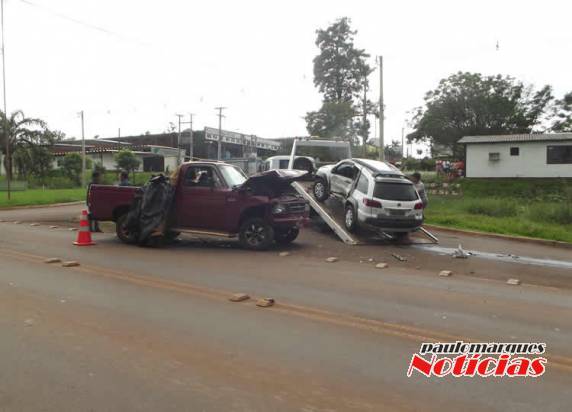 Acidente no trevo da Fenamilho
deixa três pessoas feridas, em Santo Ângelo - foto 4