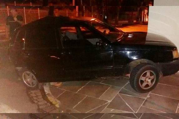 Motoristas fogem após colisão de veículos em Soledade - foto 3