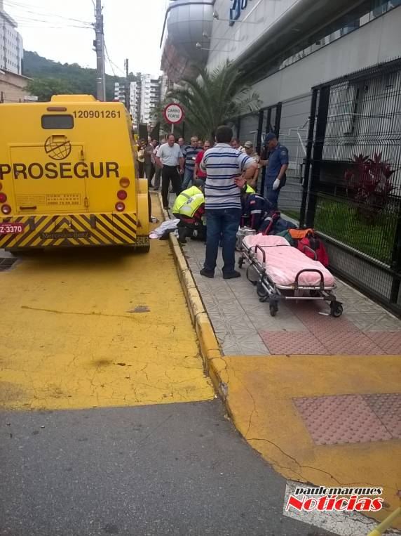 Um morre e dois são baleados em assalto na Beira-mar em Florianópolis - foto 5
