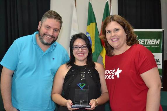 Empresas parceiras dos Cursos Técnicos da Instituição foram agraciadas com certificado e troféu