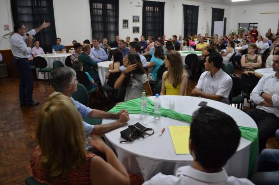 Empresas parceiras dos Cursos Técnicos da Instituição foram agraciadas com certificado e troféu