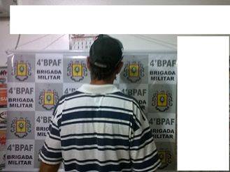 Homem é 

preso com maconha e arma branca em Santa Rosa - foto 3