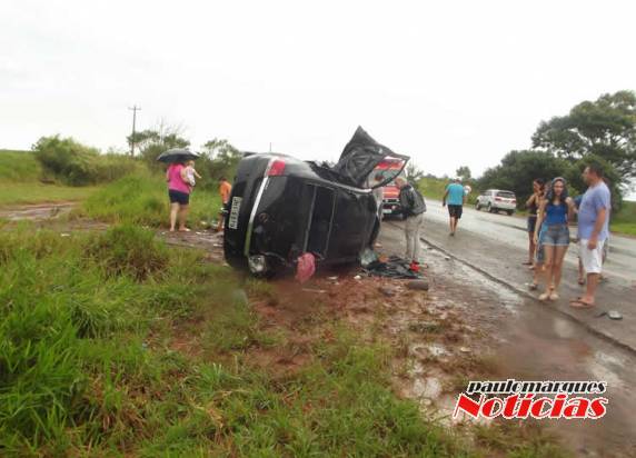 Grave acidente deixa três jovens feridos na BR 472 em Três de
Maio; VEJA VÍDEO - foto 3