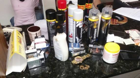 Policia
prende assaltantes de posto de gasolina na BR 386 - foto 2