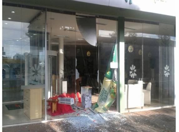 Ladrões arrombam agência do Sicredi de Redentora - foto 3